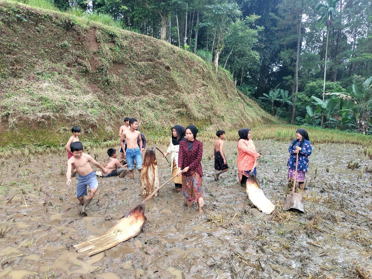 Gusur Upih