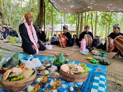 Hajat Mulud Aki Letik